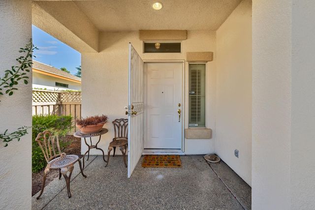 2058 Stonecrest Ln, Lincoln, CA 95648