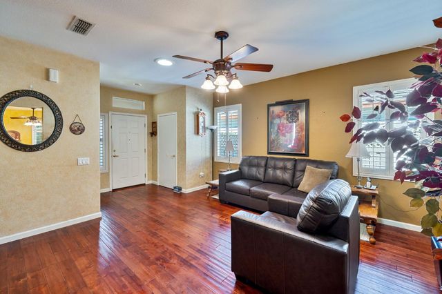 2058 Stonecrest Ln, Lincoln, CA 95648