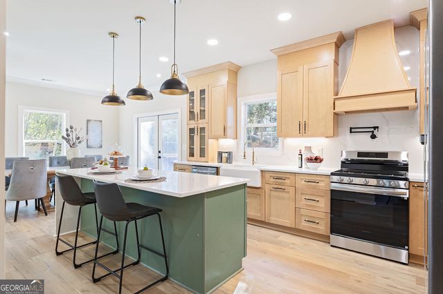 2425 Mellville, Decatur, GA 30032