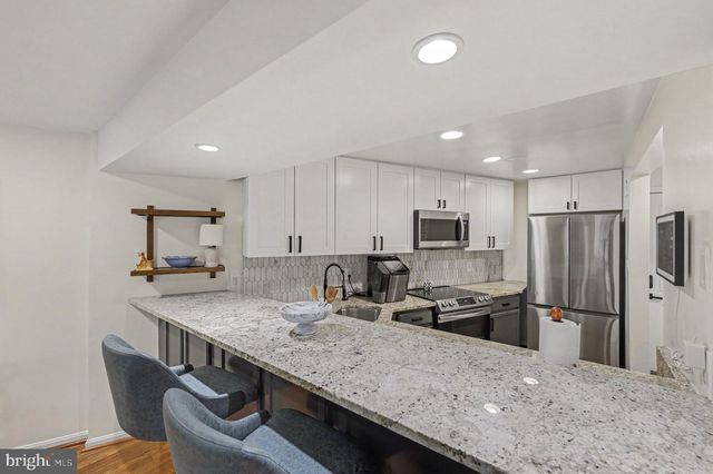 1731 QUIETREE DR, Reston, VA 20194