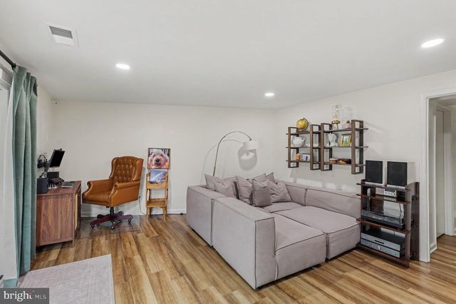 1731 QUIETREE DR, Reston, VA 20194