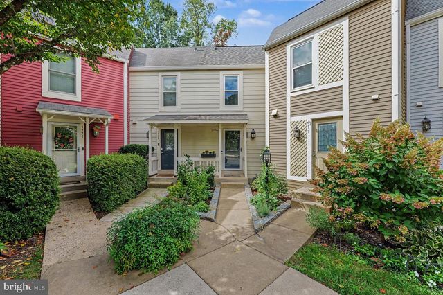 1731 QUIETREE DR, Reston, VA 20194
