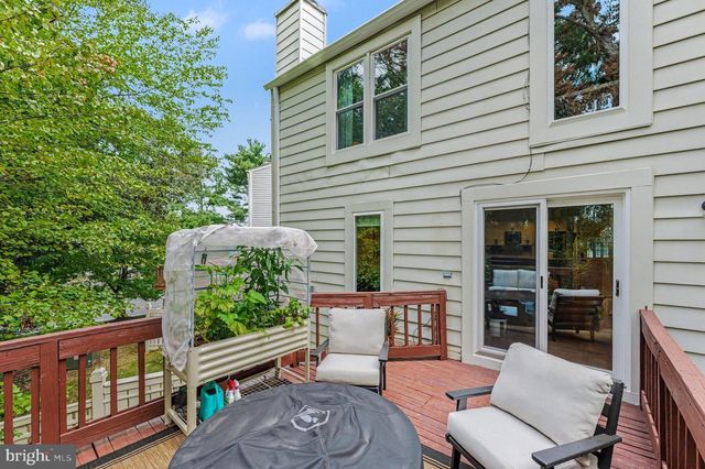 1731 QUIETREE DR, Reston, VA 20194