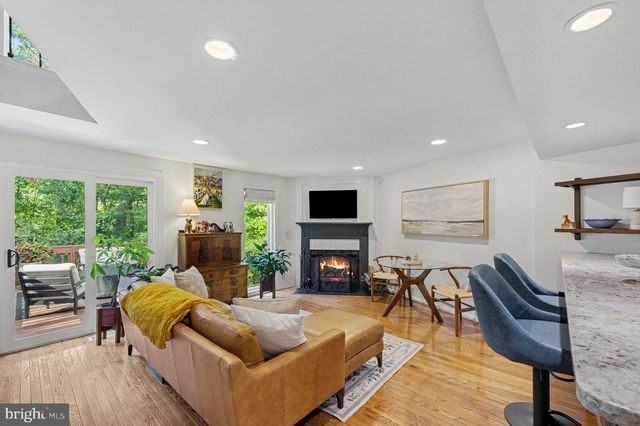 1731 QUIETREE DR, Reston, VA 20194