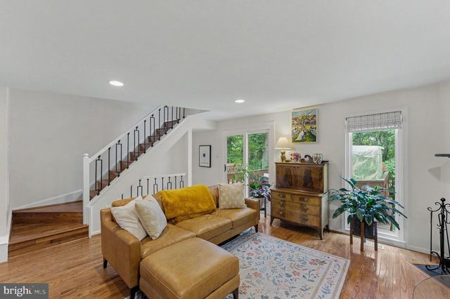 1731 QUIETREE DR, Reston, VA 20194