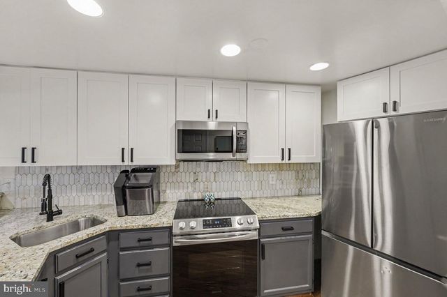 1731 QUIETREE DR, Reston, VA 20194