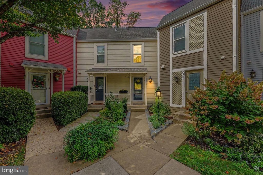 1731 QUIETREE DR, Reston, VA 20194