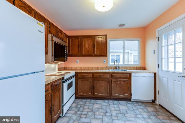 9 WESTMINSTER DR S, Southampton, NJ 08088