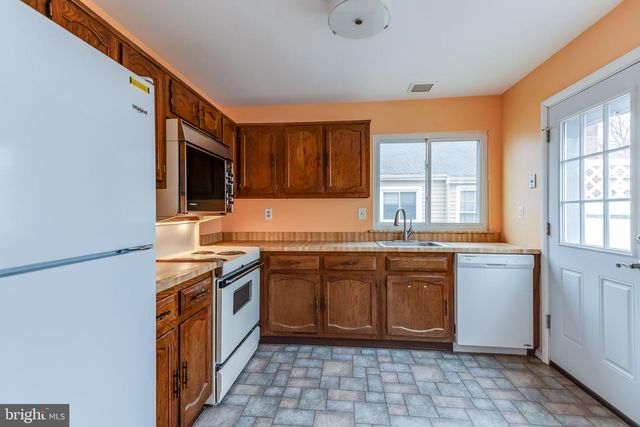 9 WESTMINSTER DR S, Southampton, NJ 08088