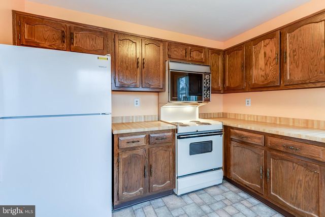 9 WESTMINSTER DR S, Southampton, NJ 08088