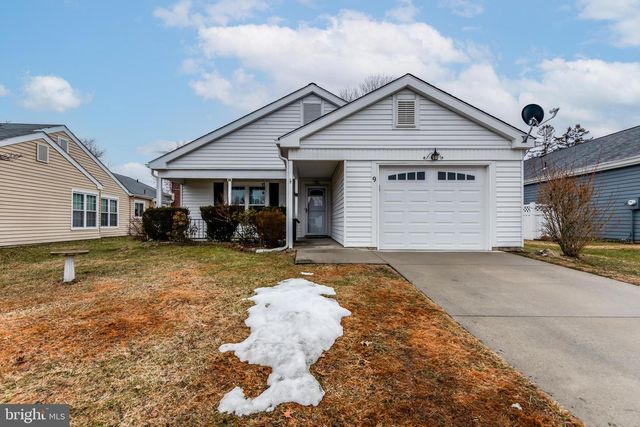 9 WESTMINSTER DR S, Southampton, NJ 08088