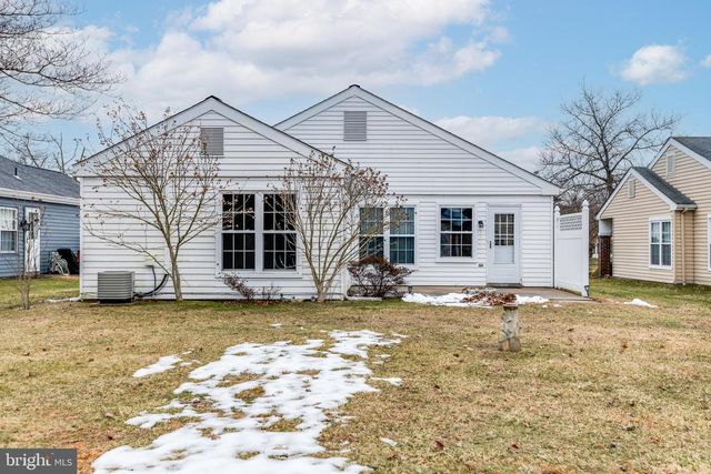 9 WESTMINSTER DR S, Southampton, NJ 08088