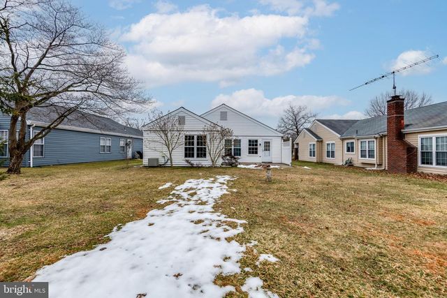 9 WESTMINSTER DR S, Southampton, NJ 08088