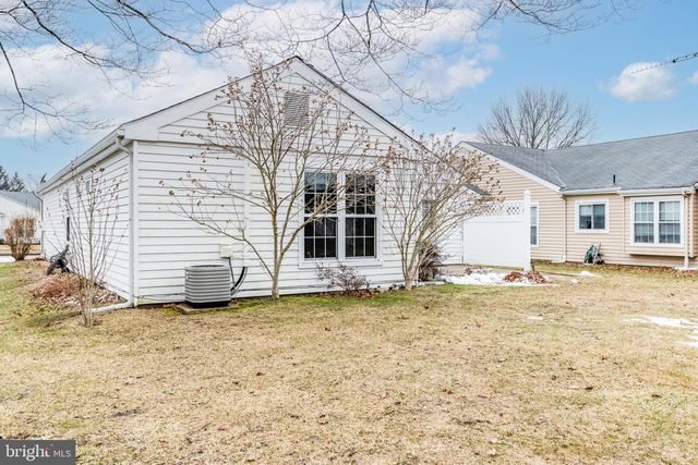 9 WESTMINSTER DR S, Southampton, NJ 08088