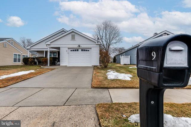 9 WESTMINSTER DR S, Southampton, NJ 08088