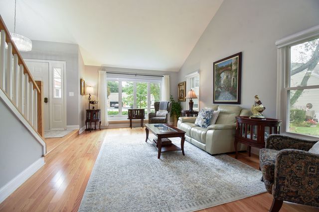 636 Stirling Lane K, Prospect Heights, IL 60070