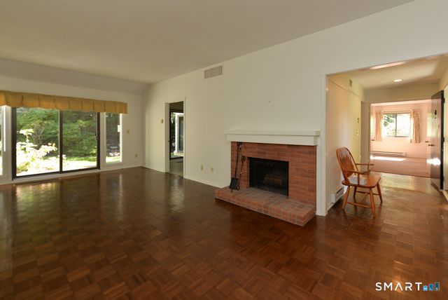 955 Heritage Village B, Southbury, CT 06488