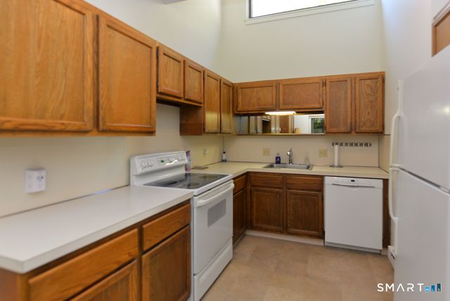 955 Heritage Village B, Southbury, CT 06488