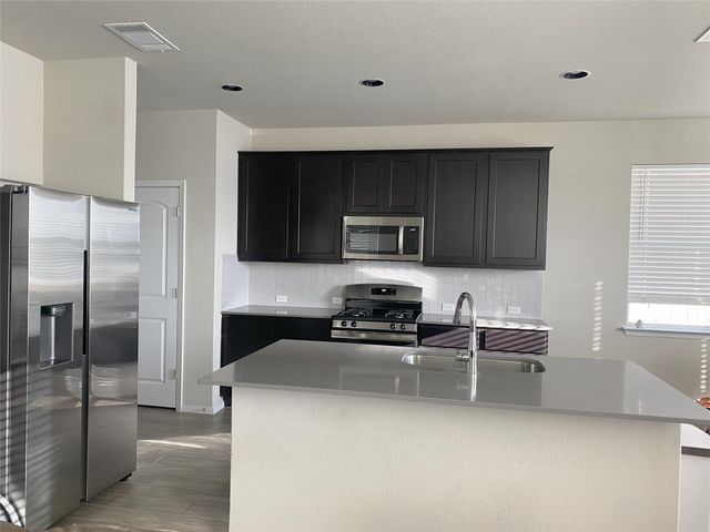 211 Living Reef DR, Maxwell, TX 78656