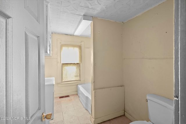 1049 King Street, Toledo, OH 43607