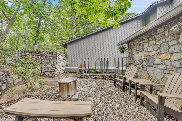 291 Windridge PKWY, Hardy, VA 24101