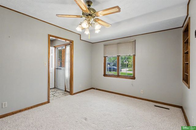 2132 E 10th Street, Fremont, NE 68025