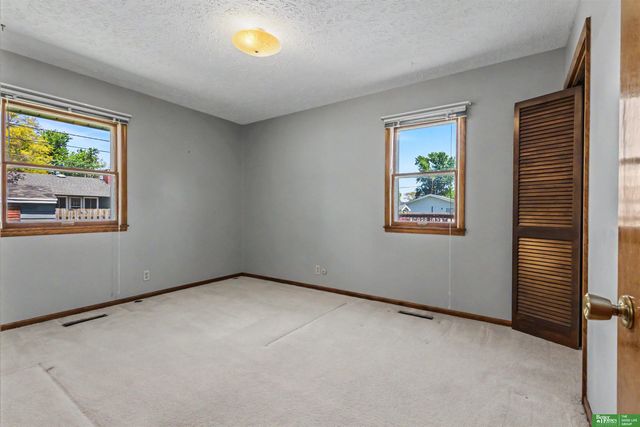 2132 E 10th Street, Fremont, NE 68025
