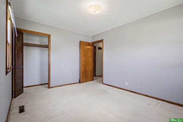 2132 E 10th Street, Fremont, NE 68025