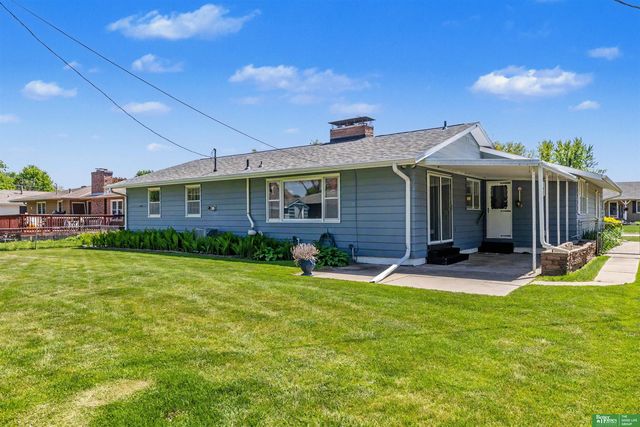 2132 E 10th Street, Fremont, NE 68025