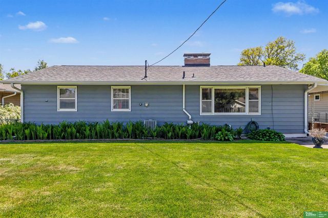 2132 E 10th Street, Fremont, NE 68025