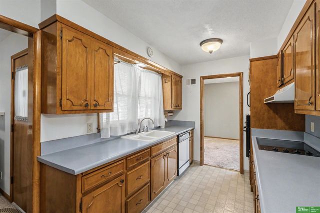 2132 E 10th Street, Fremont, NE 68025