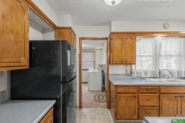 2132 E 10th Street, Fremont, NE 68025