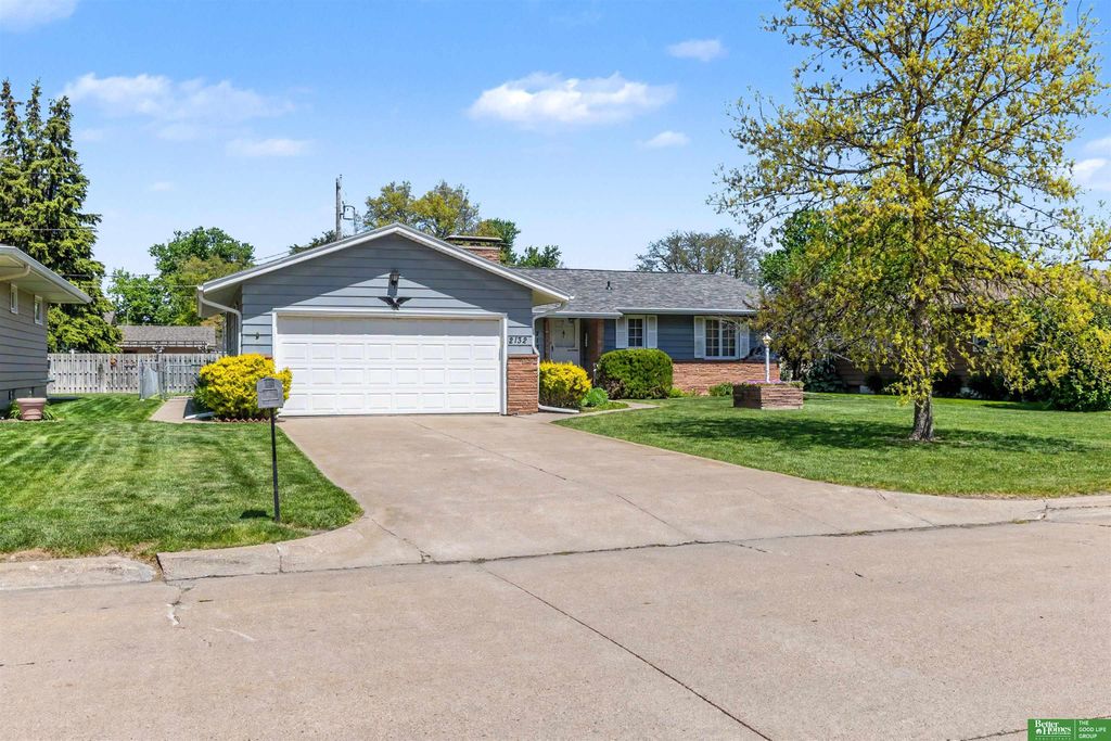 2132 E 10th Street, Fremont, NE 68025