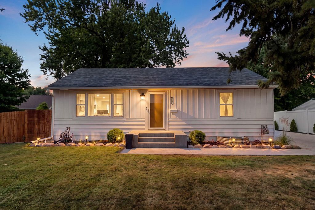 8306 18th Avenue S, Bloomington, MN 55425 — exterior