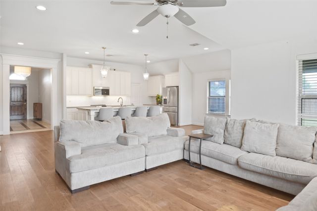 3016 Ridgemont Court, Weatherford, TX 76086