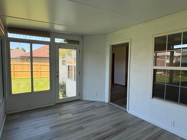 3242 W McClernon Street, Springfield, MO 65803