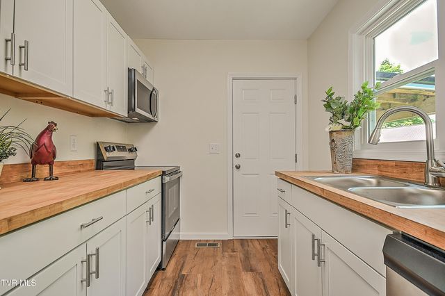 1010 Gibson Mill Road, Kingsport, TN 37660