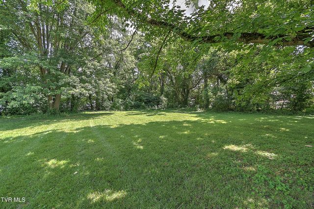 1010 Gibson Mill Road, Kingsport, TN 37660