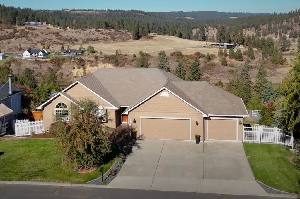 11510 S Player Dr, Spokane, WA 99223