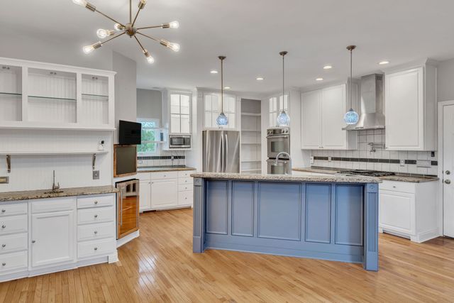 201 Dandridge Dr, Franklin, TN 37067