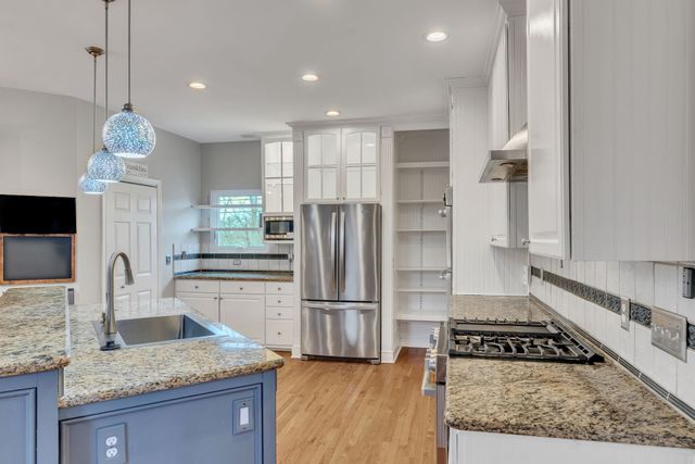 201 Dandridge Dr, Franklin, TN 37067