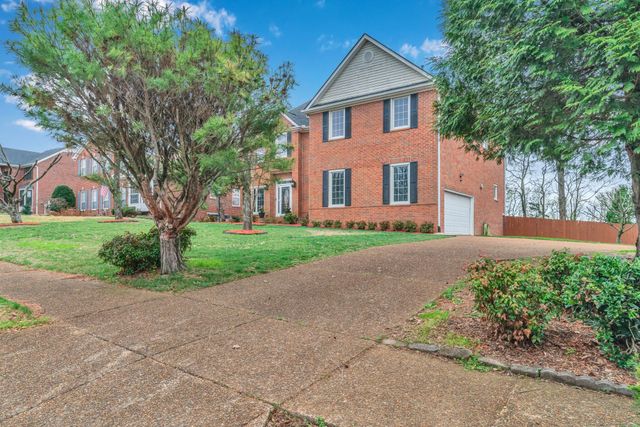 201 Dandridge Dr, Franklin, TN 37067