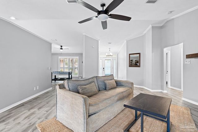 513 Sandy Oak Dr, Pensacola, FL 32506