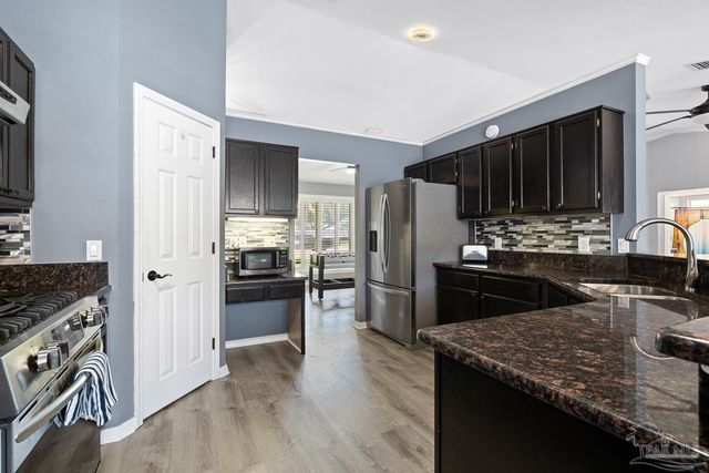 513 Sandy Oak Dr, Pensacola, FL 32506