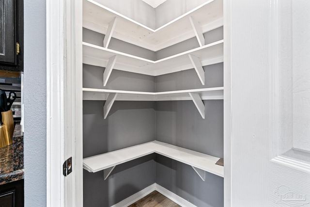 513 Sandy Oak Dr, Pensacola, FL 32506