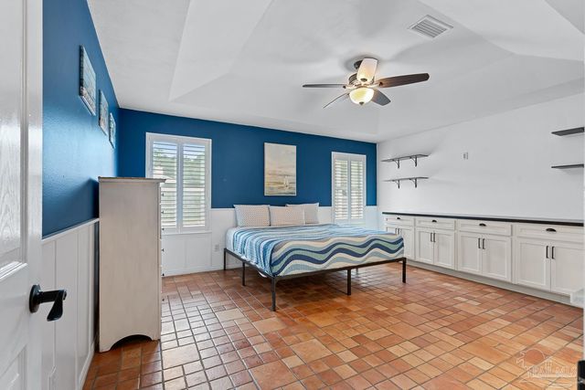 513 Sandy Oak Dr, Pensacola, FL 32506