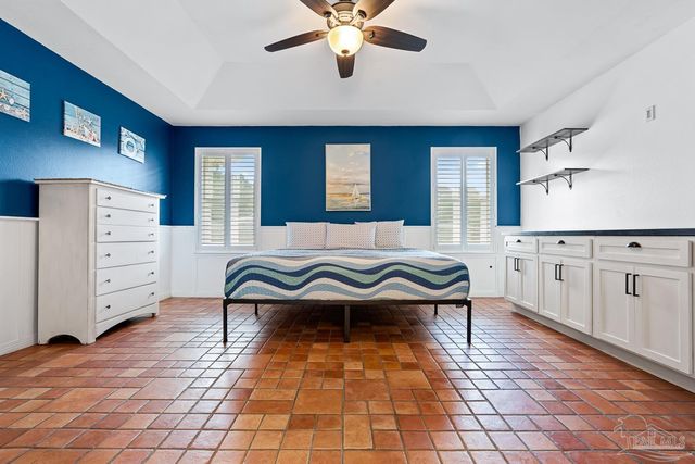 513 Sandy Oak Dr, Pensacola, FL 32506