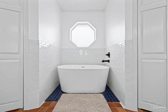 513 Sandy Oak Dr, Pensacola, FL 32506