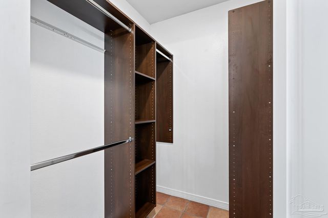 513 Sandy Oak Dr, Pensacola, FL 32506