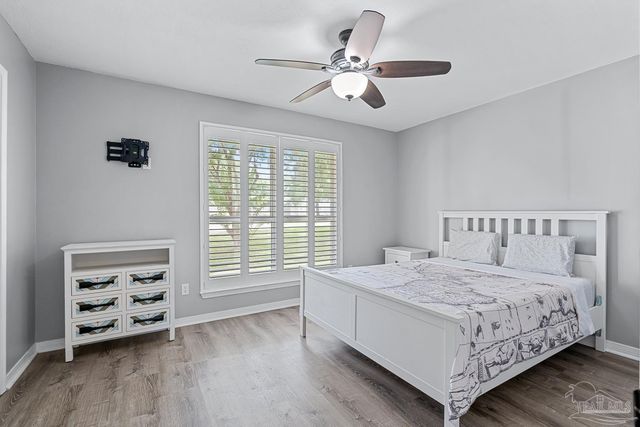 513 Sandy Oak Dr, Pensacola, FL 32506